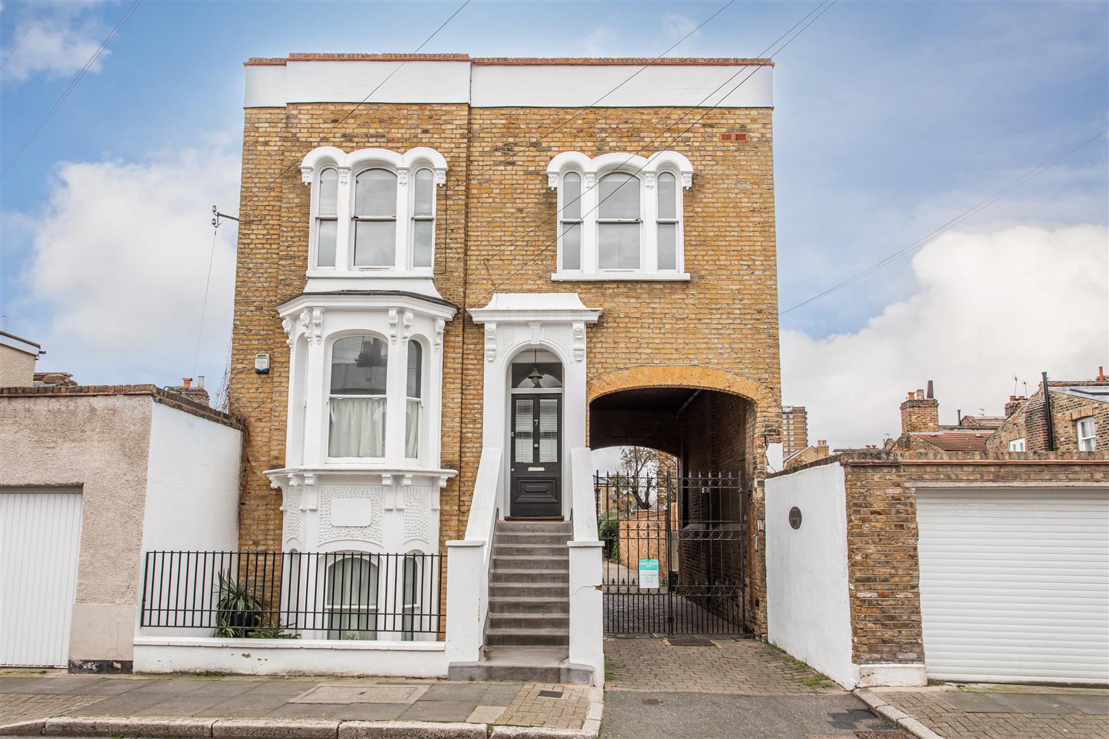 2 bed property in Stanfield Road, Mile End